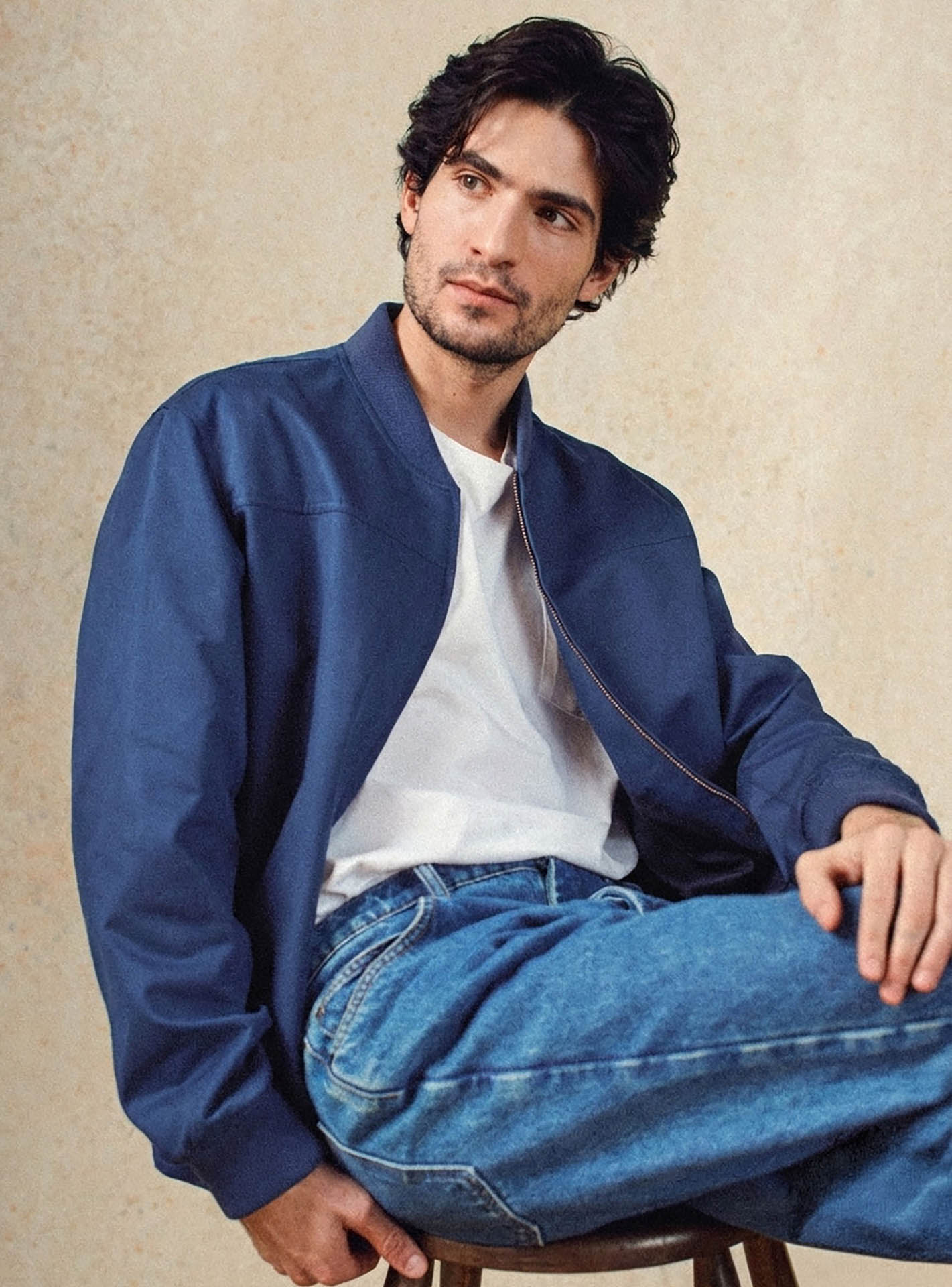 Blouson Chester Abysse –  Blouson 60% coton 40% polyester bleu marine avec coupe teddy et matière légère, agréable – plan taille