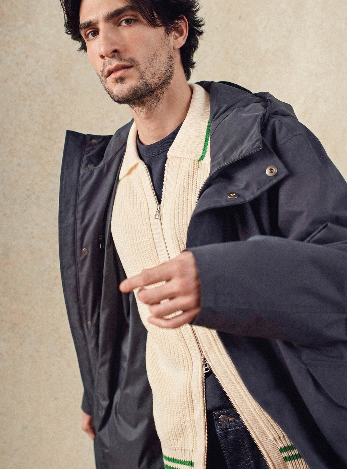 Cardigan Capri Ecru –  Cardigan 100% coton écru avec zip et côtes anglaises – plan taille