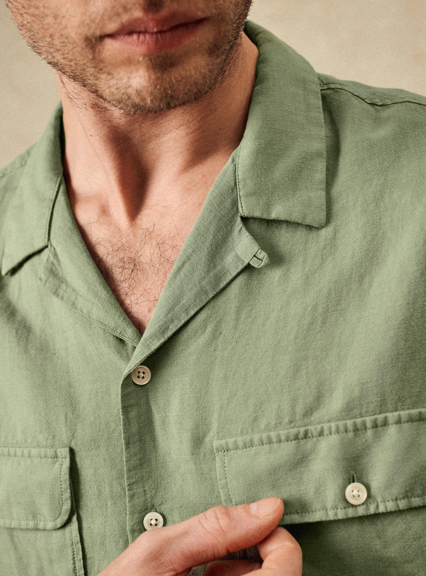 Chemise Ralph Lichen – Chemise 59% lin, 41% coton bleu vert avec coupe casual ample et col cubain – gros plan