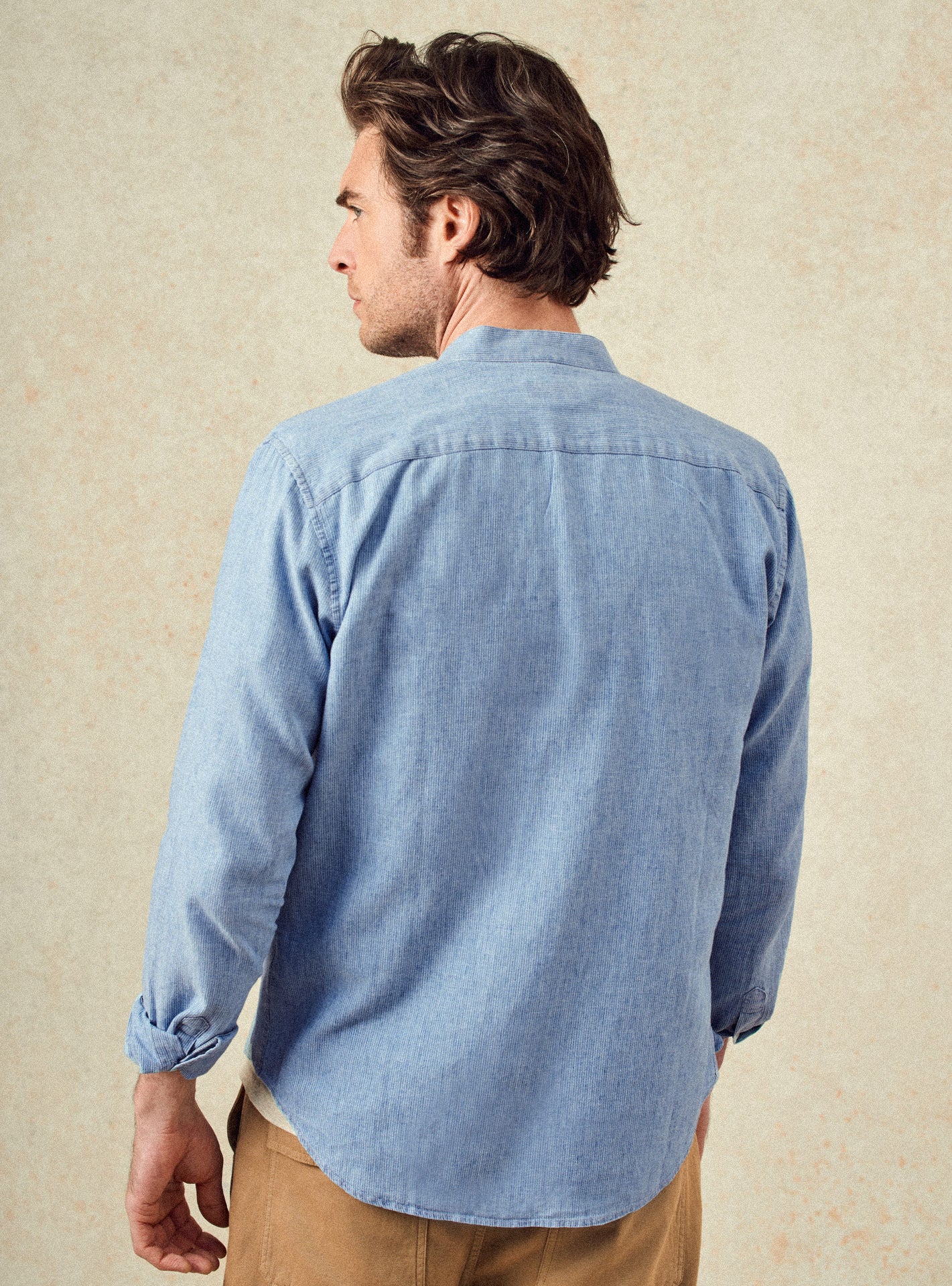 Chemise Gareth Océan/White –  Chemise 55% lin, 45% coton bleues et blanches avec coupe ajustée et col officier – plan taille 