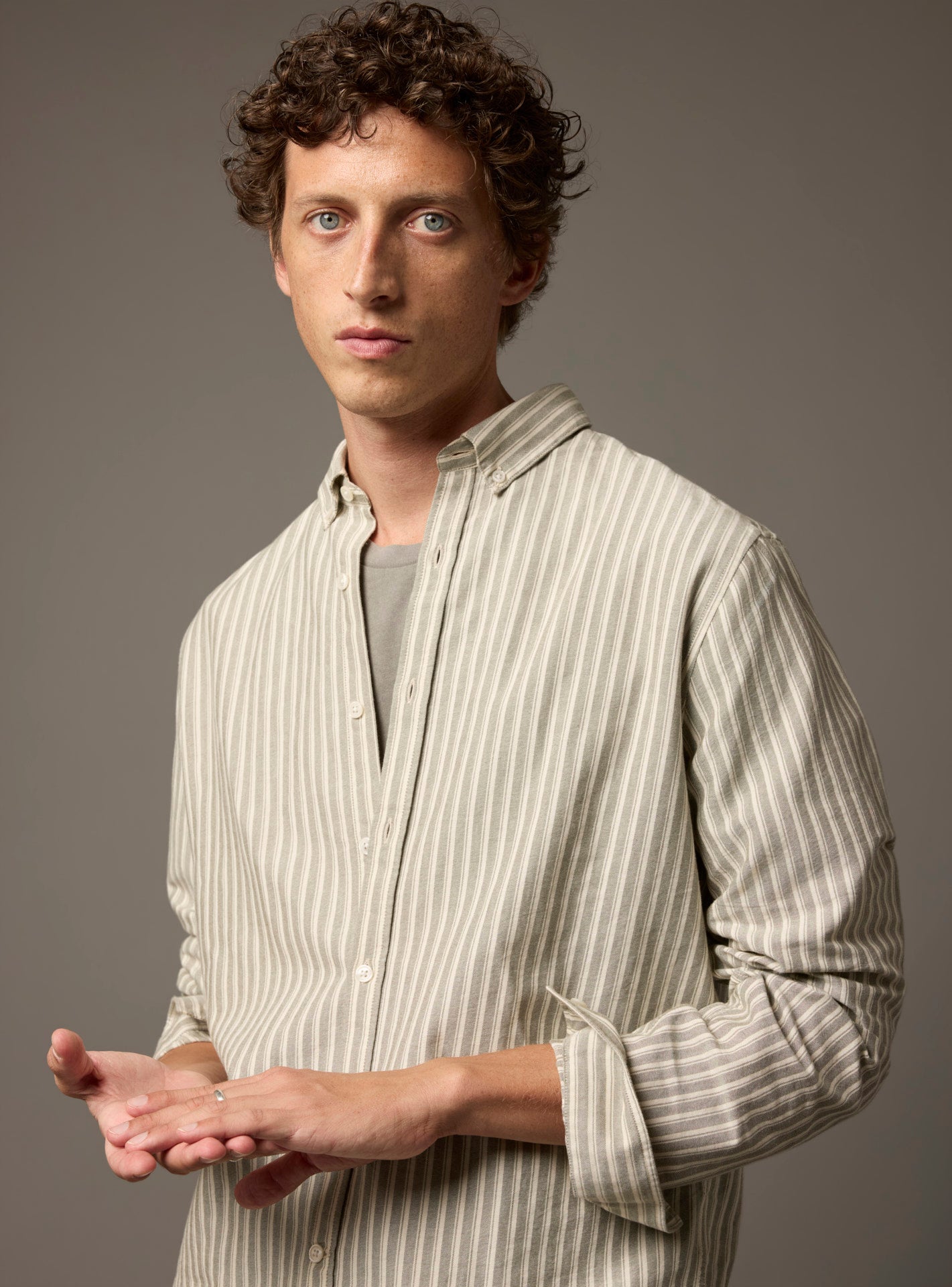 College Dark Khaki/White Shirt