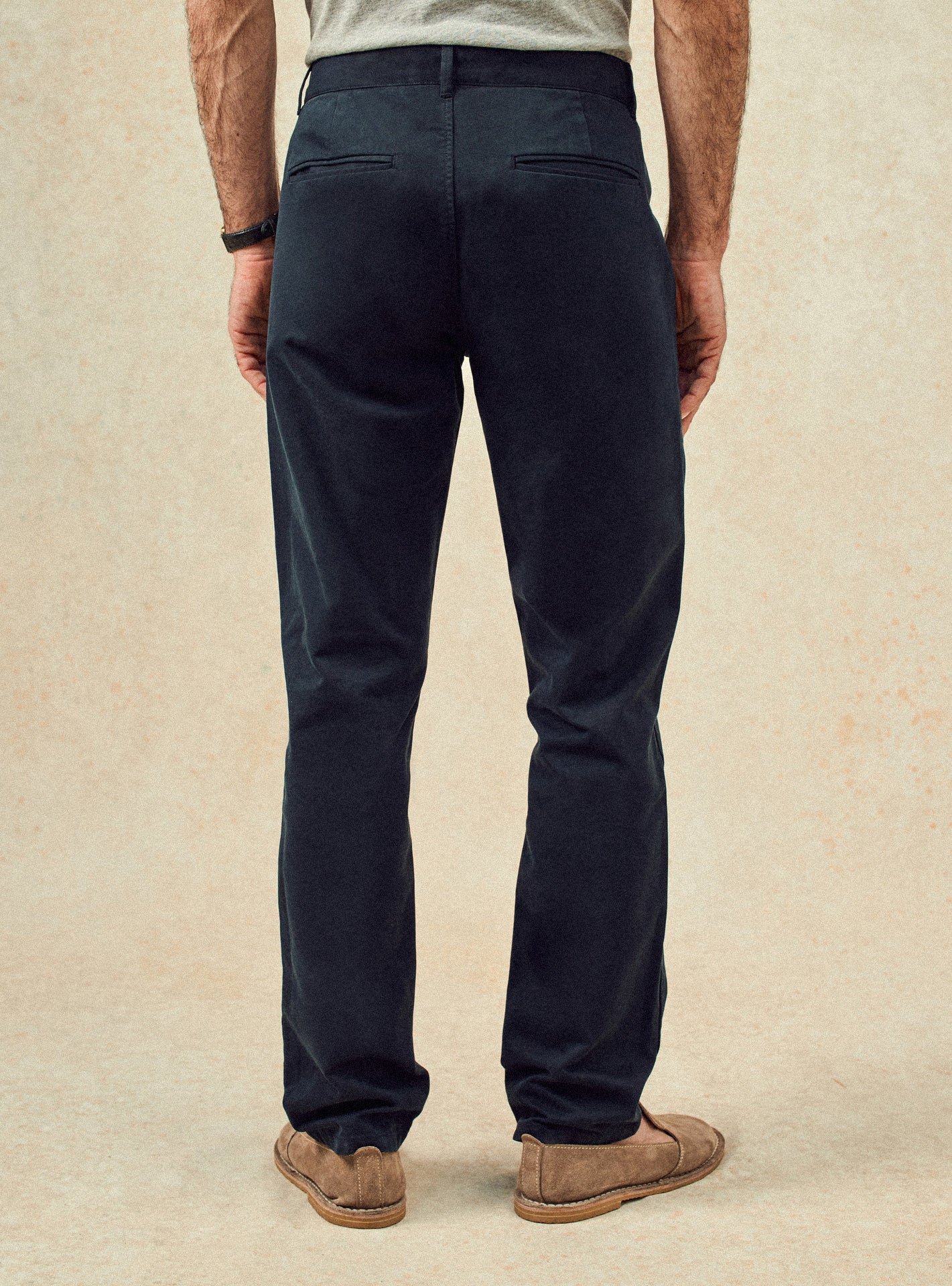 Chino Paul Navy –  Pantalon Chino  100% coton bleu marine avec coupe droite et taille mi-haute – plan taille 
