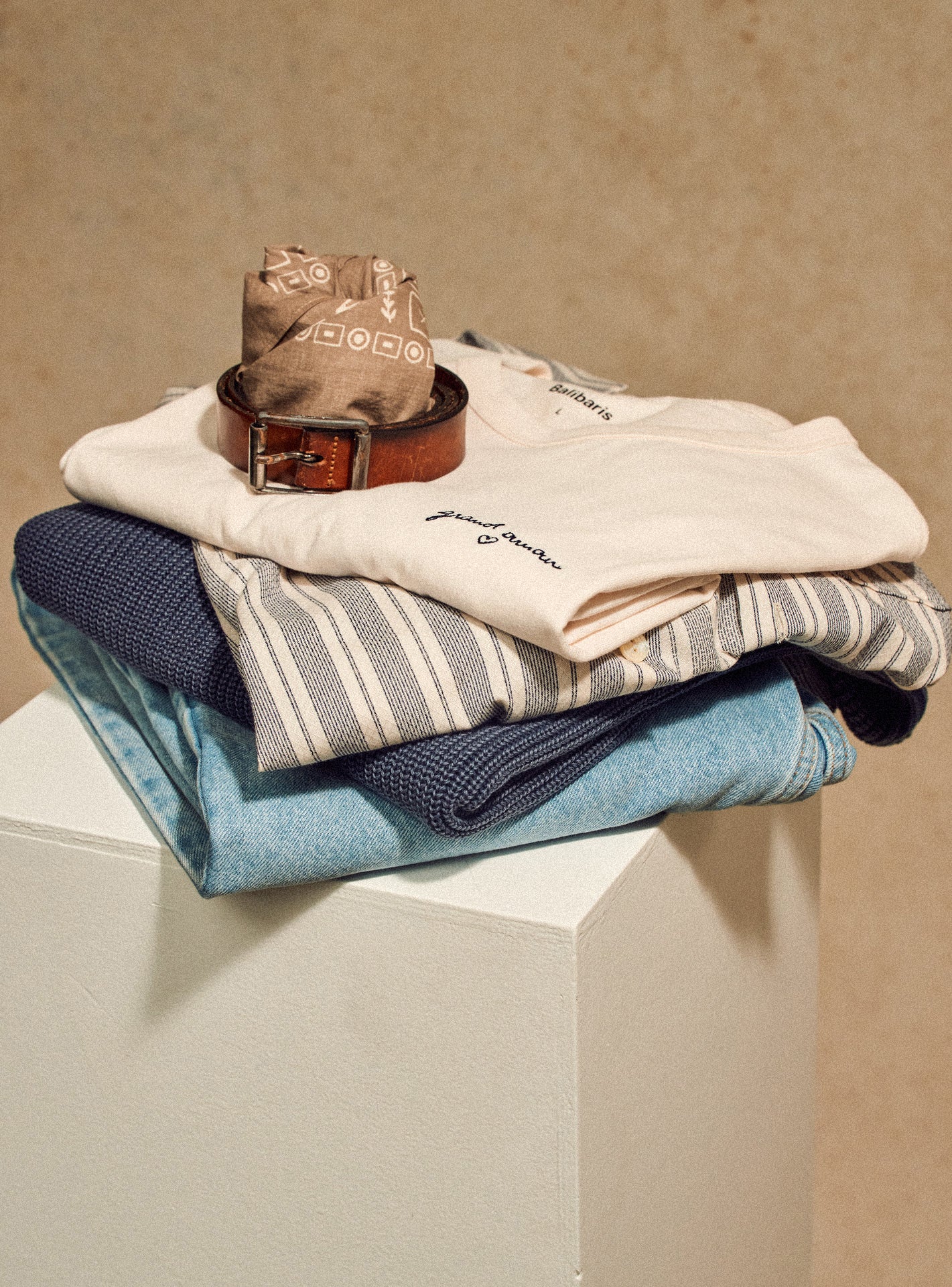 GIFT GUIDE