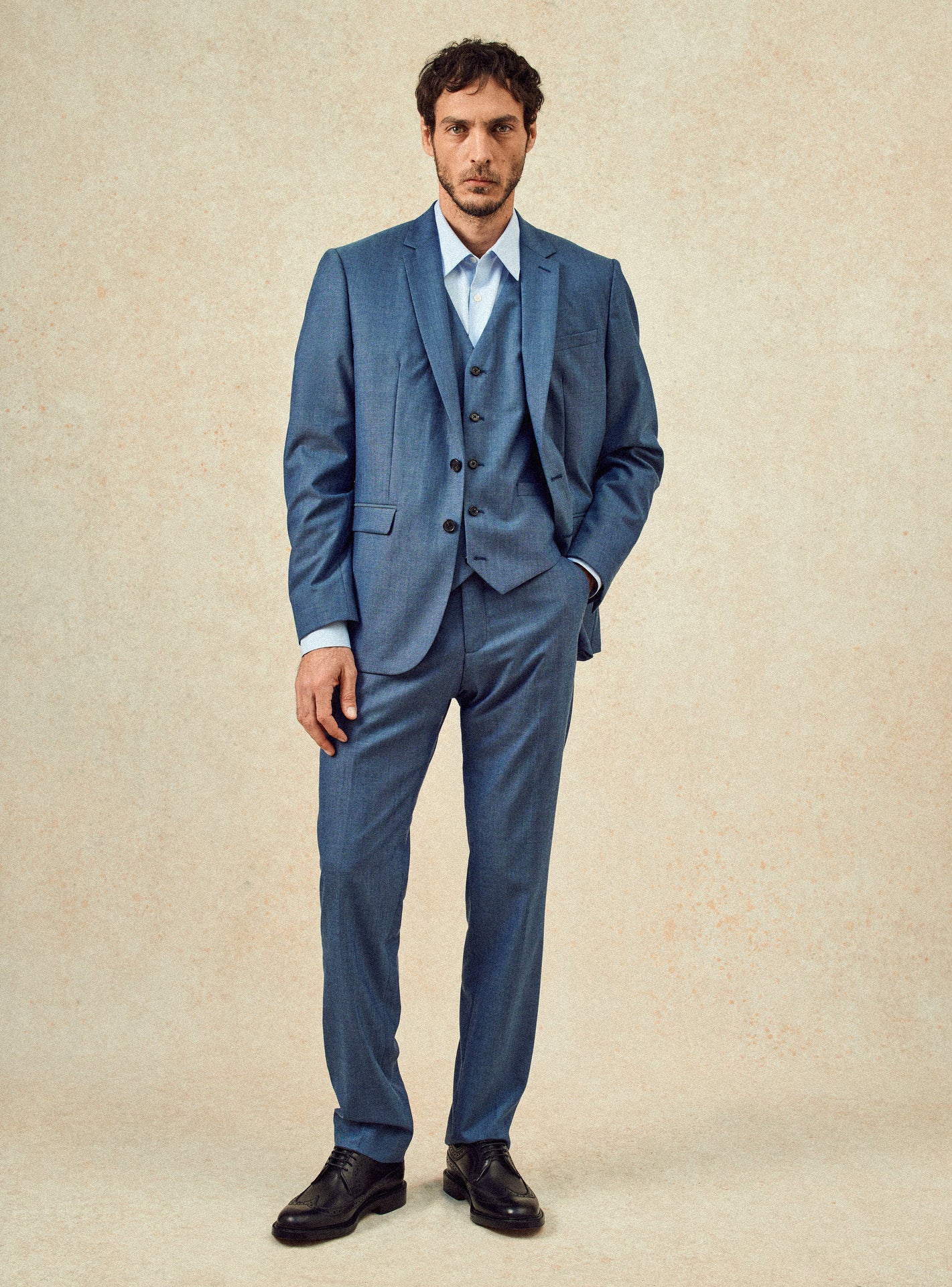 Gilet de costume Gekko Blue Melanged – Gilet 100% laine vierge d'origine italienne bleu avec fermeture boutonnée et poches simples- plan pied