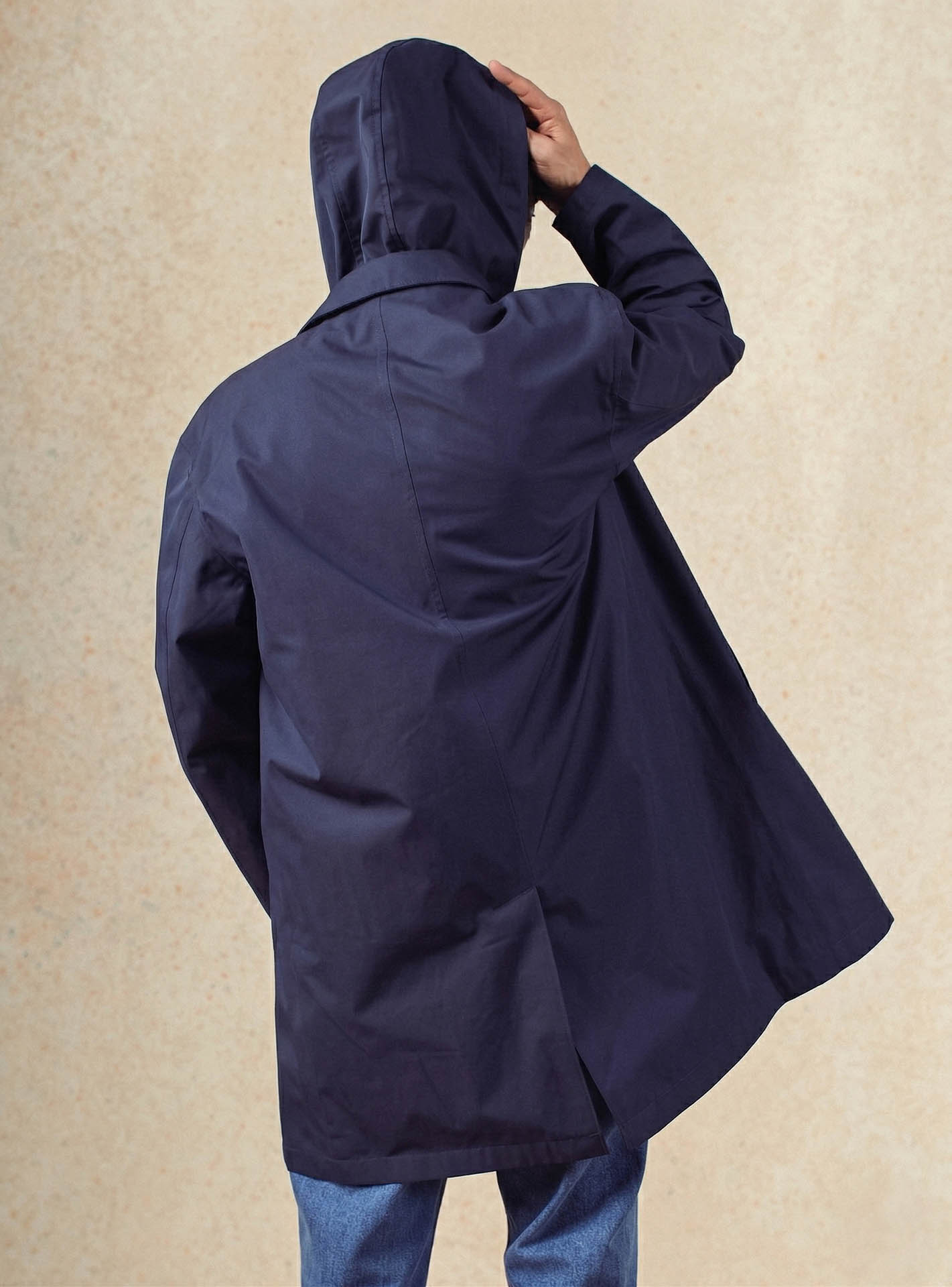 Imperméable Hadrien Navy – Imperméable 72% coton 27% nylon bleu marine trench coat avec capuche et col chemise - plan taille 