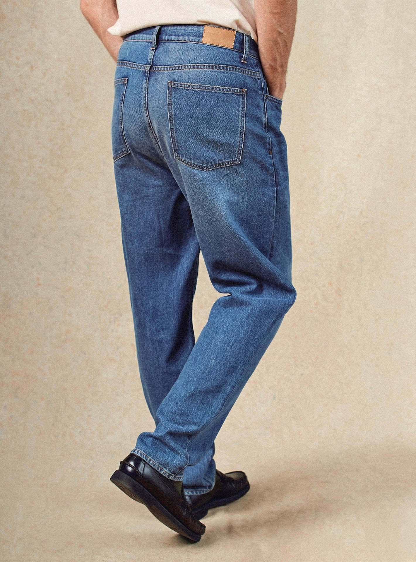 Jean Dover Double Stone – Jean 100% coton bleu avec coupe loose et braguette boutonnée – plan taille 