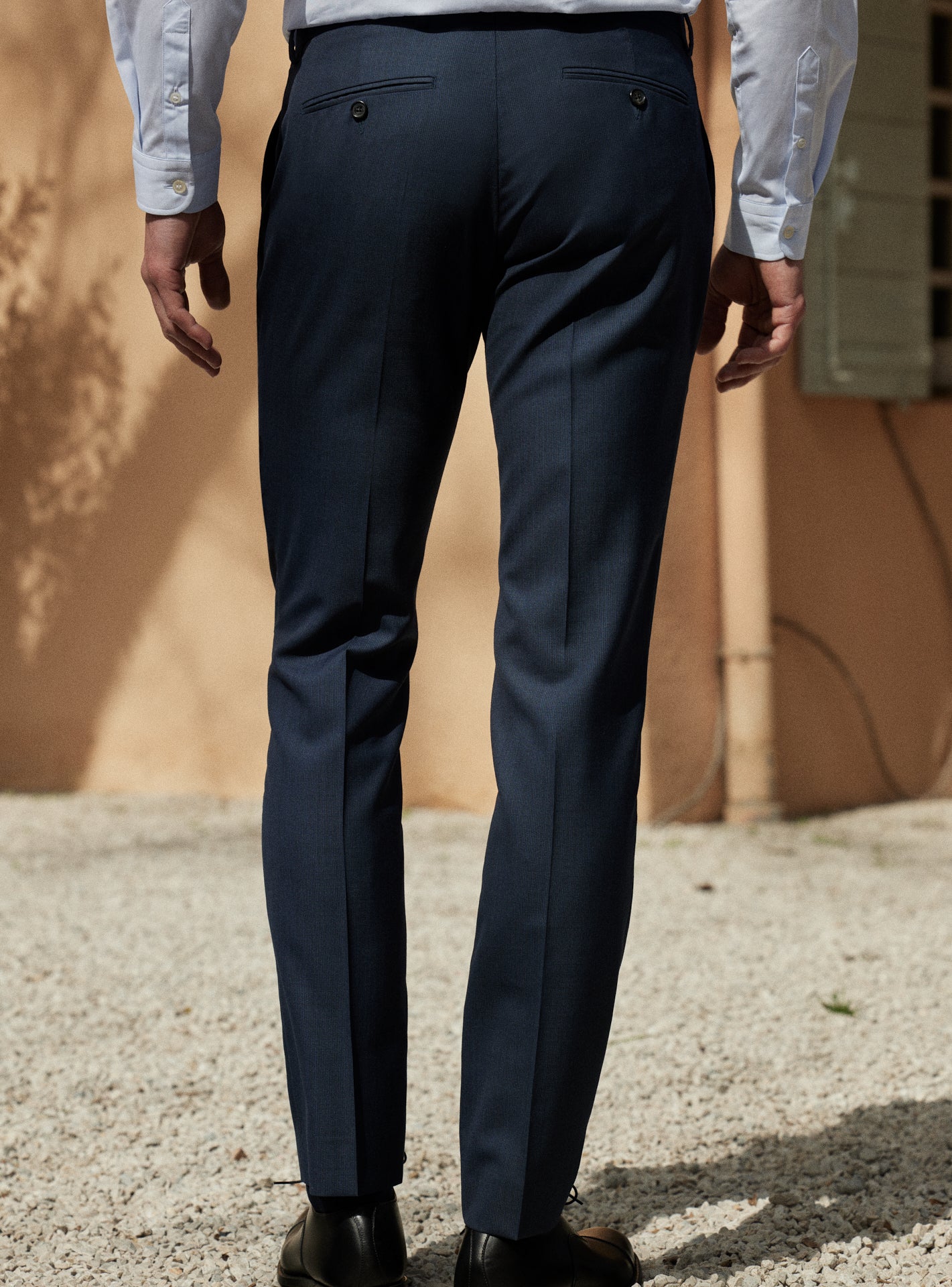 Pantalon de Costume en laine Jones Navy – Pantalon costume 100% laine vierge bleu marine avec pli cassé – plan taille