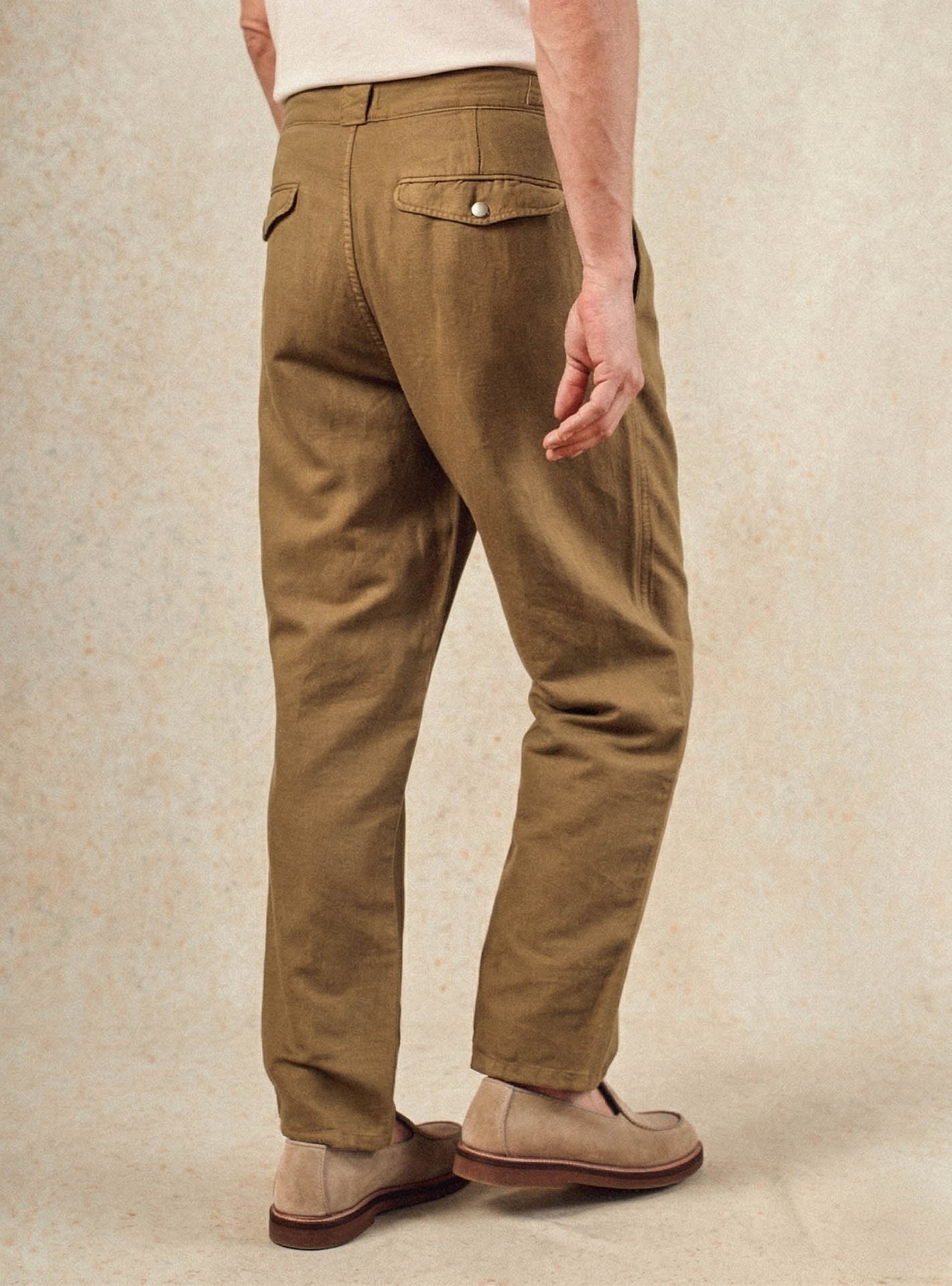 Pantalon Raoul Brun – Pantalon 60% lin  40% coton marron avec poches italiennes et coupe droite - plan taille
