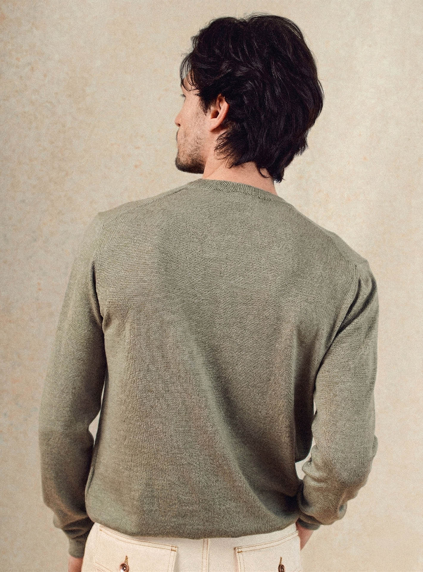 Pull Noliti Khaki –  Pull 100% laine mérinos kaki avec maille fine et col rond – plan taille