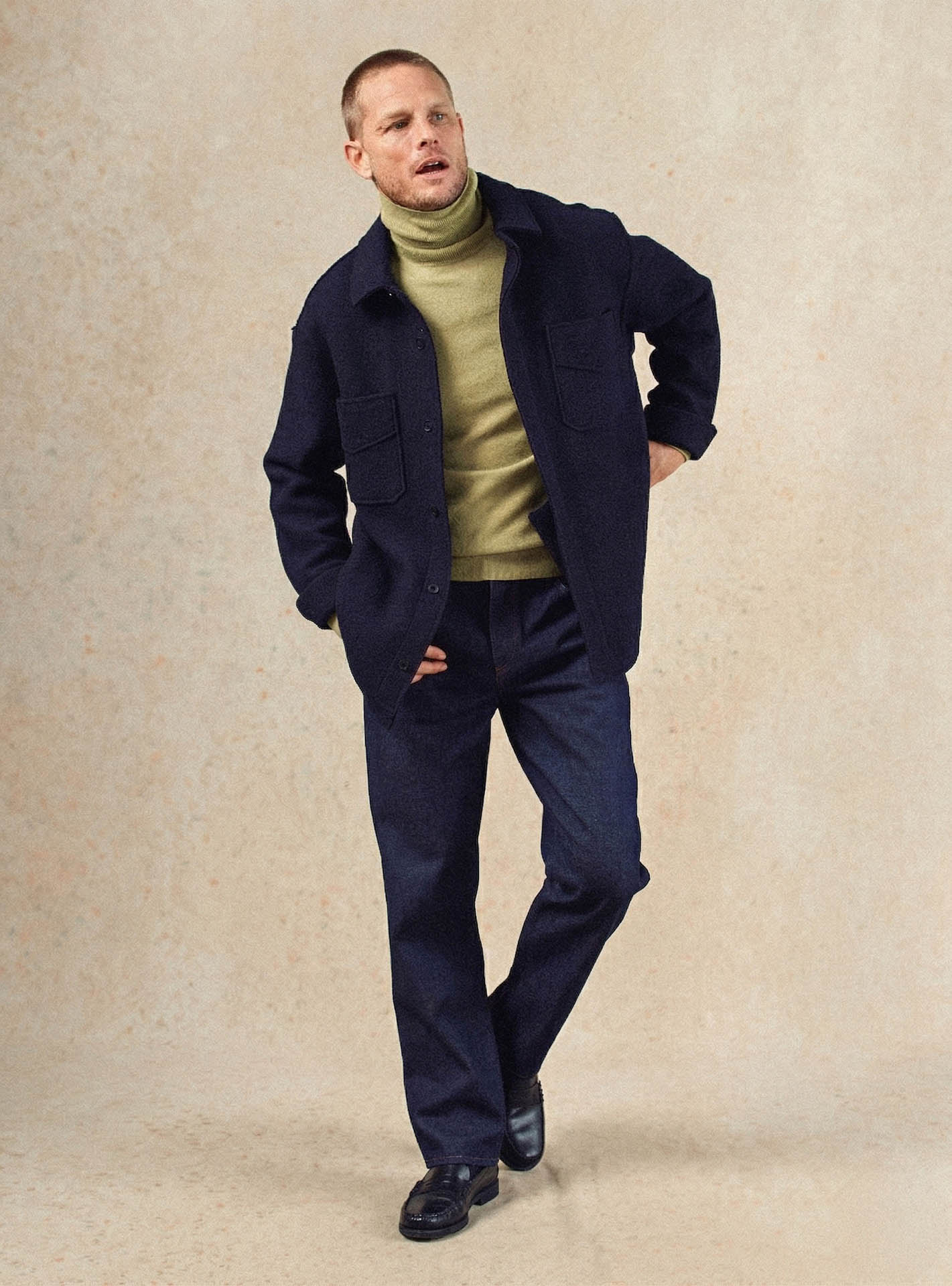 Pull Boris Lime –  Pull 70% laine mérinos 30% coton vert clair avec col roulé et maille fine - plan pied