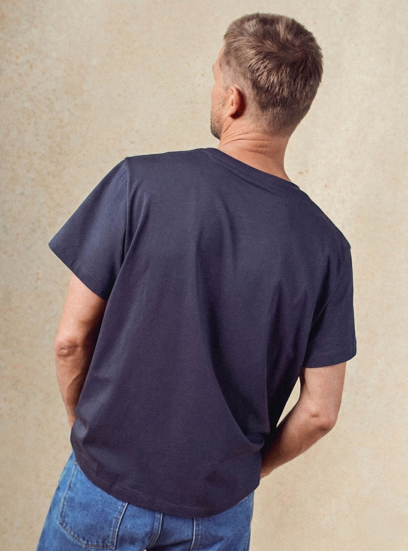 T-shirt Orson Navy – T-shirt 100% coton bleu marine avec col rond et coupe ample – plan taille