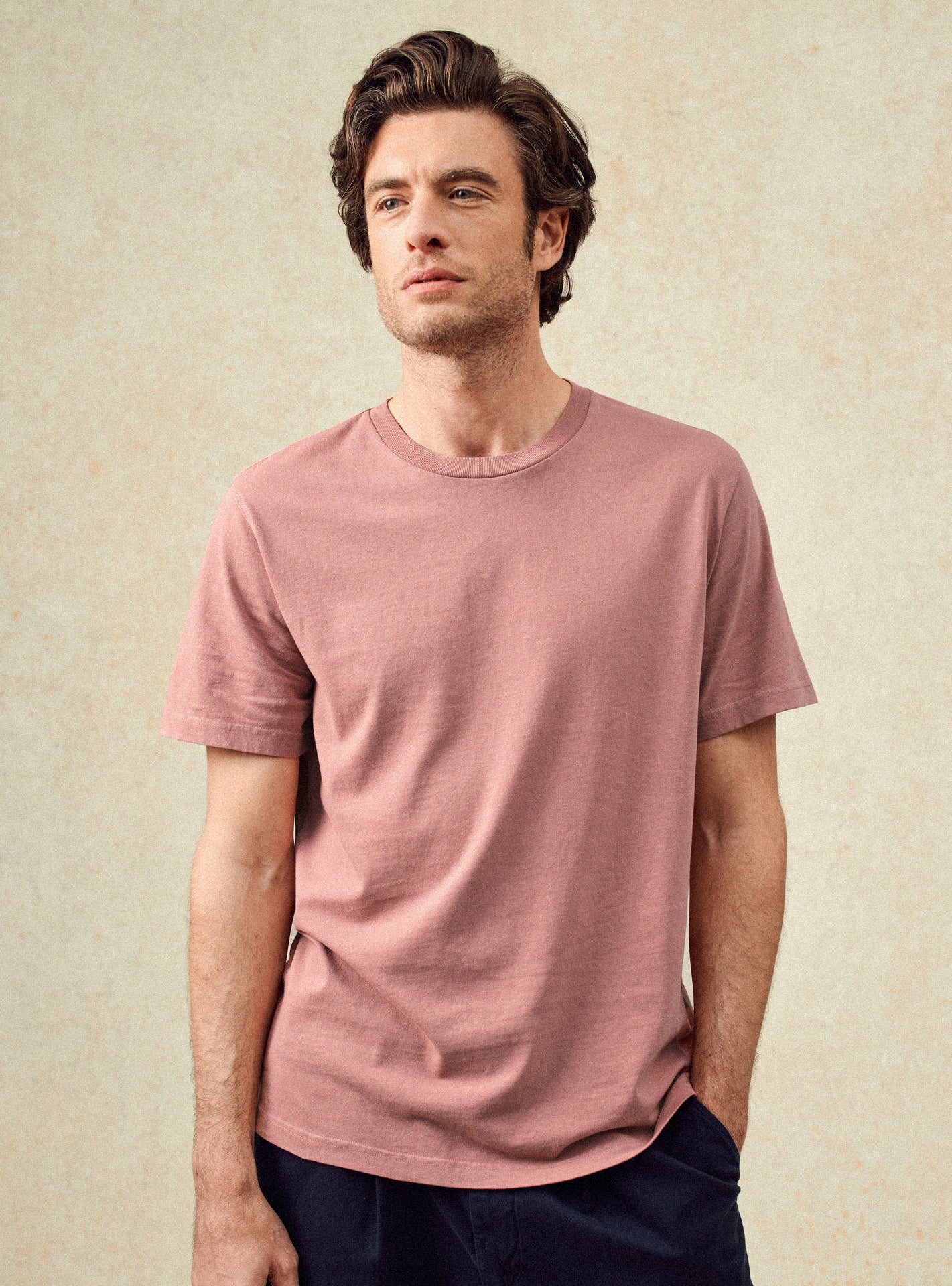 T-shirt Tim Rosette – T-shirt 100% coton organique rose avec col rond et coupe droite – plan taille