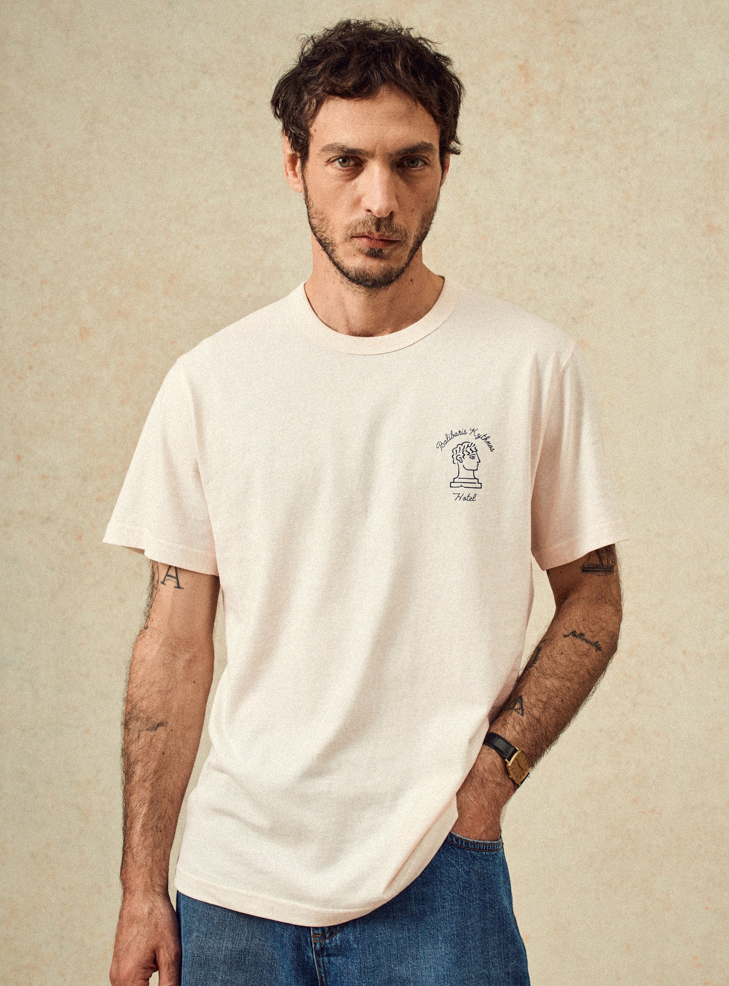 T-shirt Zeus Ecru – T-shirt 100% coton écru avec col rond et coupe ample – plan taille